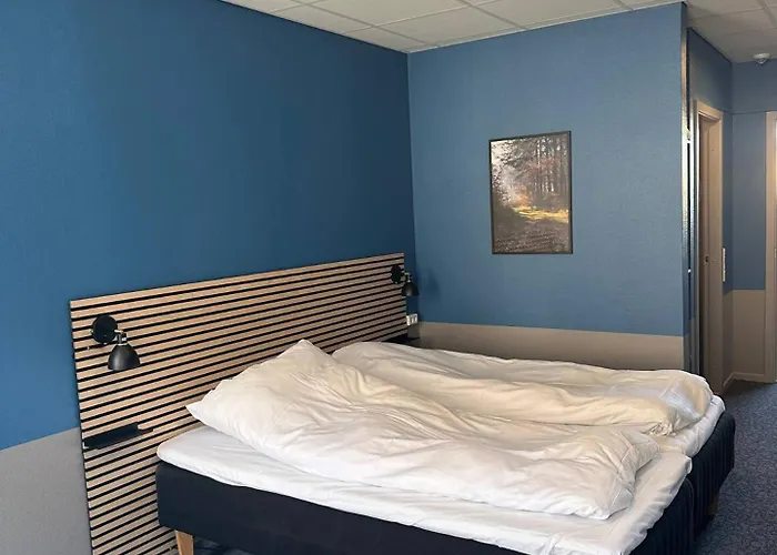 Quiet Blue 2 On Pedestrian Street 3*